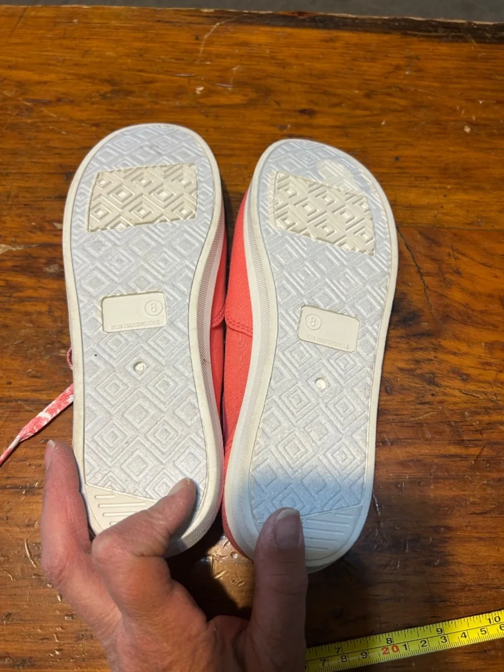 Like new Women’s Sneakers size 8 Pink/Salmon